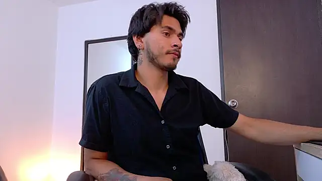 Elian savoy online show from 05-21-26, 04:30