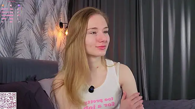 Snapshot of ElvinaRose chatting on 02-16-26, 02:29 ElvinaRose online show from 02-16-26, 02:29