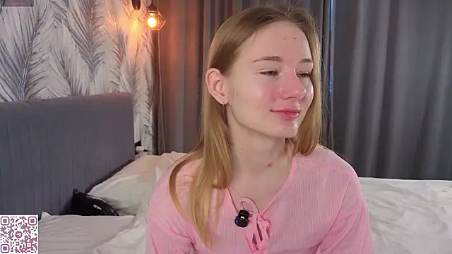 Snapshot of ElvinaRose chatting on 03-02-26, 02:25 ElvinaRose online show from 03-02-26, 02:25