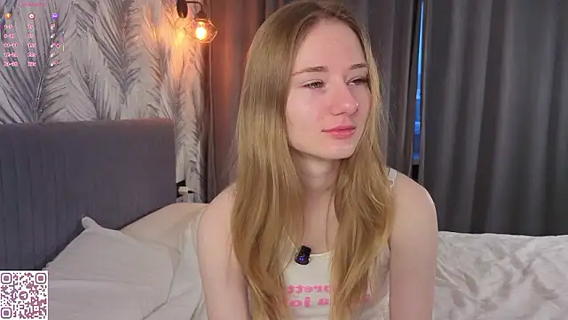 Snapshot of ElvinaRose chatting on 03-03-26, 02:18 ElvinaRose online show from 03-03-26, 02:18