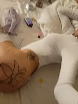 Tannedtattooed69 online show from 01-11-26, 06:24