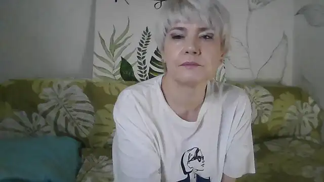 Catty Lady online show from 11-13-25, 08:19