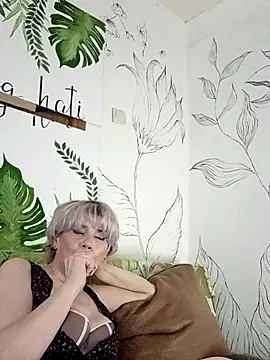 Catty Lady online show from 05-06-26, 07:08