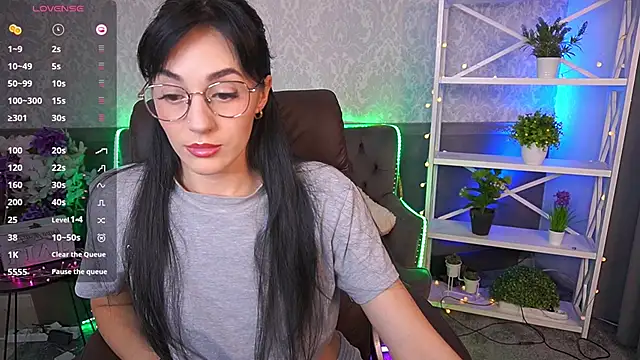 EviLune online show from 11-19-25, 09:37