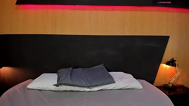 Dakota Monroe online show from 10-01-25, 07:31