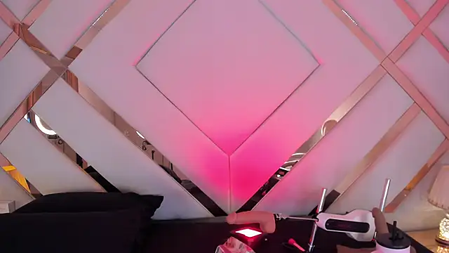 Snapshot of Mariee_rosee chatting on 10-19-25, 03:07 Mariee rosee online show from 10-19-25, 03:07