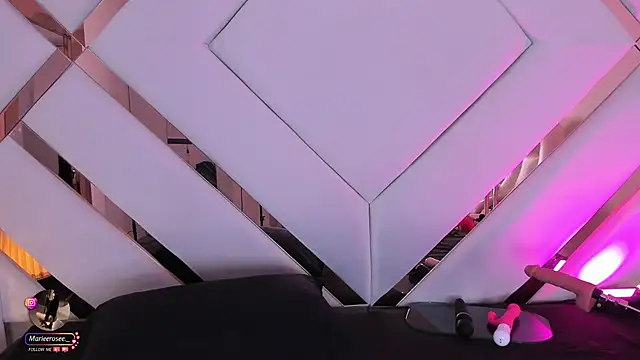 Snapshot of Mariee_rosee chatting on 10-23-25, 11:24 Mariee rosee online show from 10-23-25, 11:24