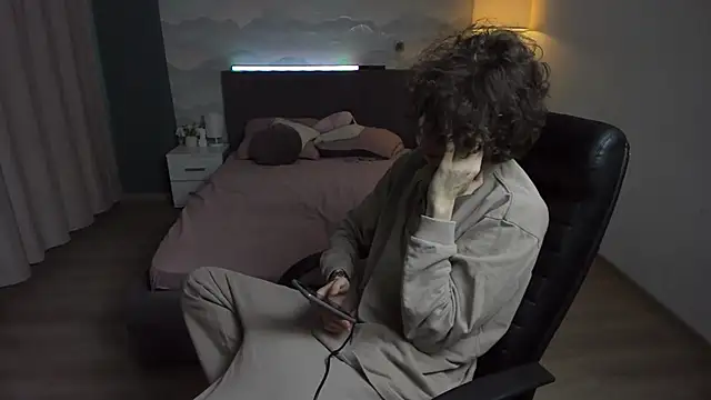 Edvard Blare online show from 09-30-25, 02:33