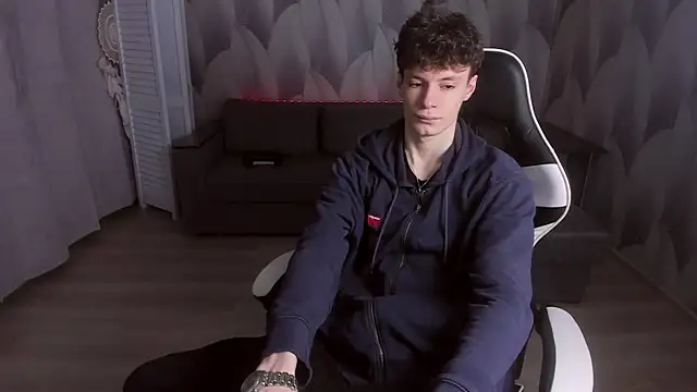 Edvard Blare online show from 10-18-25, 04:52