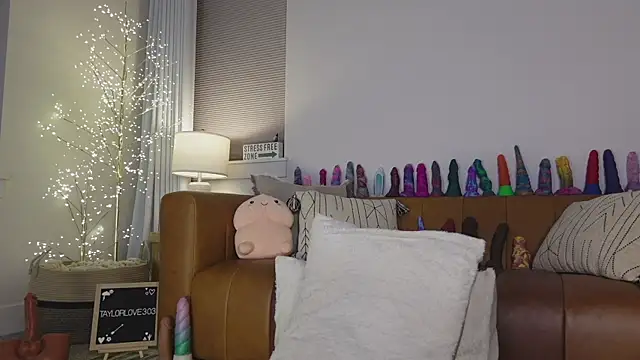 Taylorlove303 online show from 06-27-26, 10:09