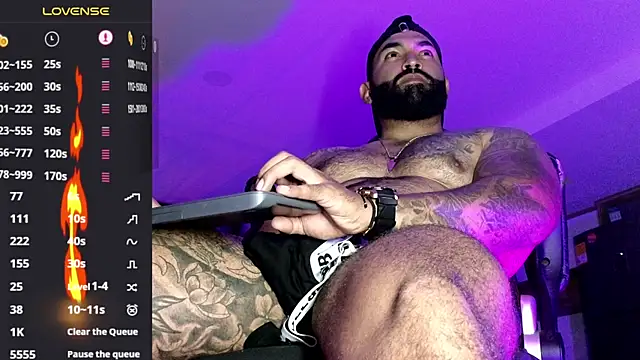 Snapshot of Max-prada chatting on 05-16-26, 02:41 Max-prada online show from 05-16-26, 02:41