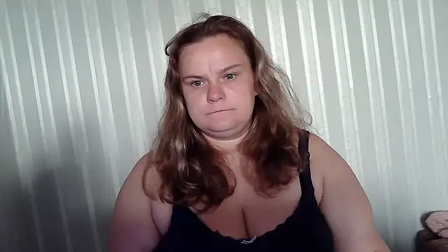 Snapshot of HollyXEva chatting on 09-09-25, 06:02 HollyXEva online show from 09-09-25, 06:02