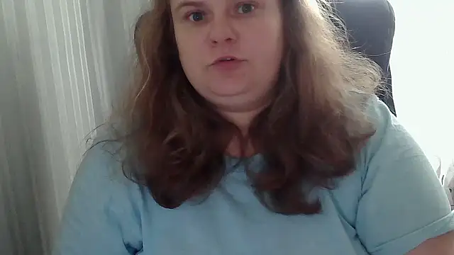 Snapshot of HollyXEva chatting on 09-20-25, 09:32 HollyXEva online show from 09-20-25, 09:32