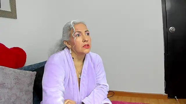 marilyn70 online show from 11-16-25, 01:33