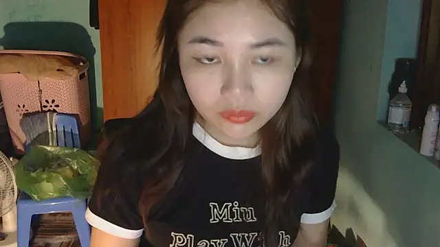 Snapshot of Uhem112 chatting on 10-21-25, 01:17 Uhem112 online show from 10-21-25, 01:17