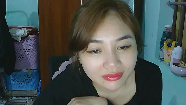 Snapshot of Uhem112 chatting on 10-30-25, 01:12 Uhem112 online show from 10-30-25, 01:12