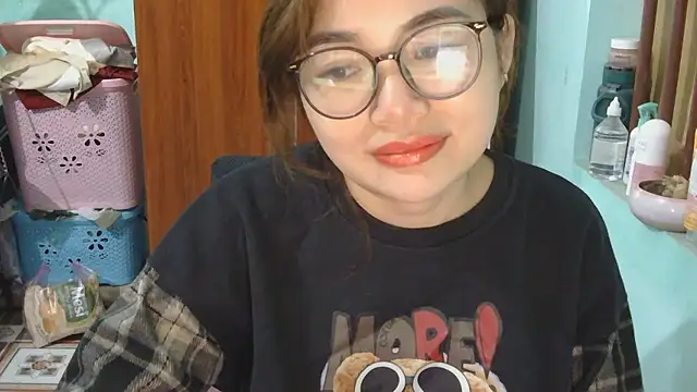 Snapshot of Uhem112 chatting on 11-02-25, 02:41 Uhem112 online show from 11-02-25, 02:41