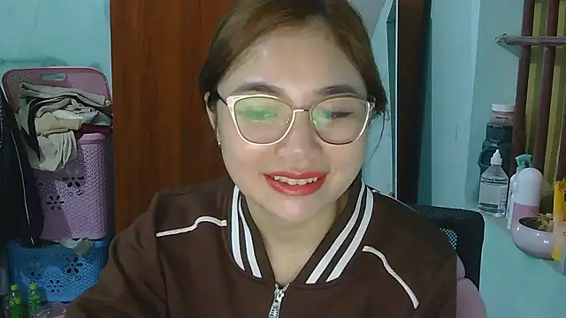 Snapshot of Uhem112 chatting on 11-04-25, 03:38 Uhem112 online show from 11-04-25, 03:38