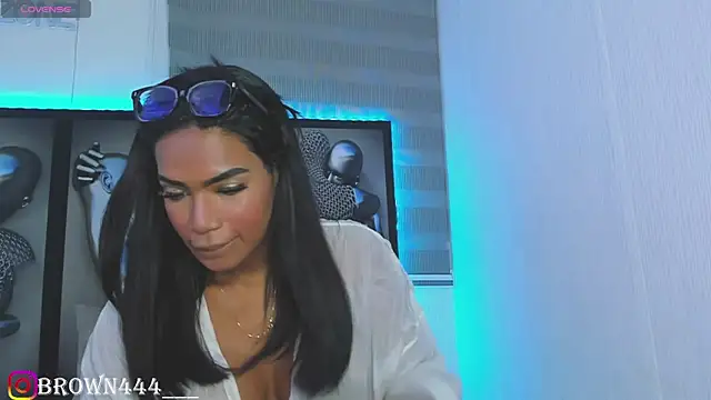 Snapshot of _naomibrown_ chatting on 05-19-26, 01:56 naomibrown online show from 05-19-26, 01:56