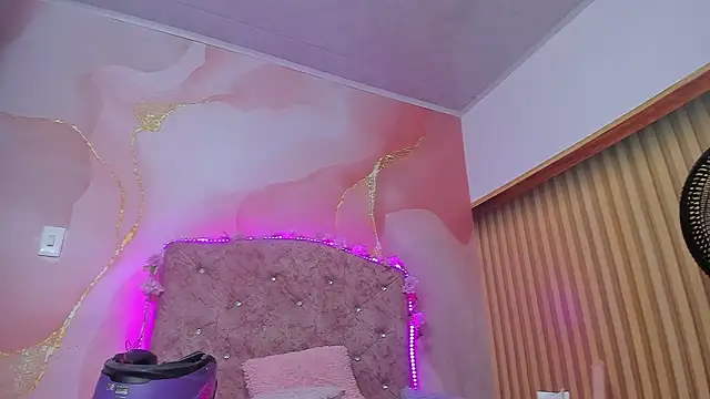 violet taylor  online show from 01-14-26, 02:17