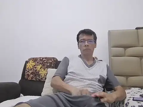 skinnylatino51 online show from 05-28-26, 01:03