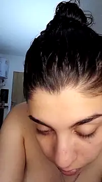 Snapshot of VioletaZein chatting on 11-15-25, 04:32 VioletaZein online show from 11-15-25, 04:32