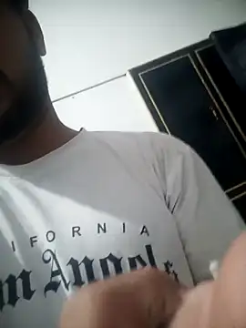 Kartikkartik8595 online show from 11-04-25, 08:30