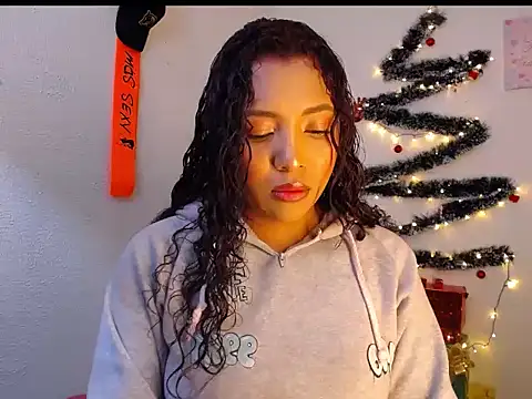 Snapshot of warisg__ chatting on 11-24-25, 04:23 warisg online show from 11-24-25, 04:23