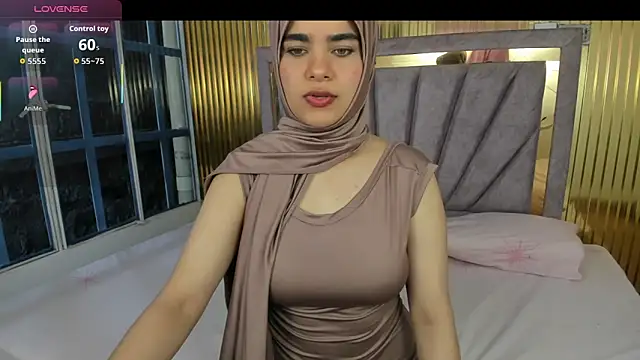Snapshot of Asly_farhat chatting on 10-12-25, 02:49 Asly farhat online show from 10-12-25, 02:49