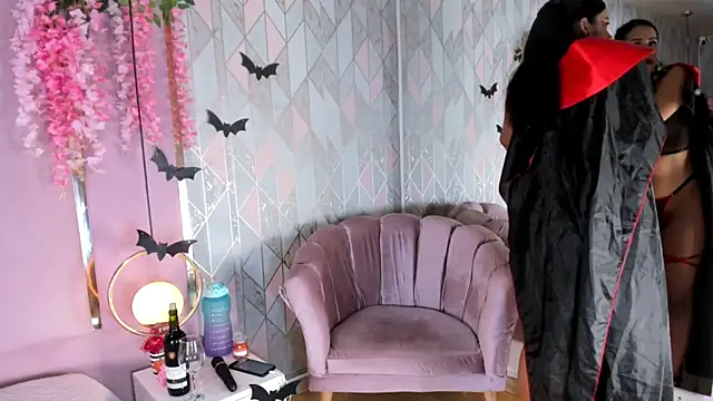 Snapshot of EmmaWilliam1 chatting on 11-01-25, 04:36 EmmaWilliam1 online show from 11-01-25, 04:36