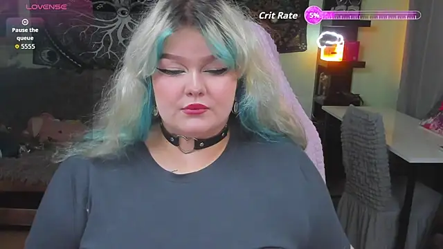 Snapshot of _CandyM1lky_ chatting on 11-11-25, 06:46 CandyM1lky online show from 11-11-25, 06:46