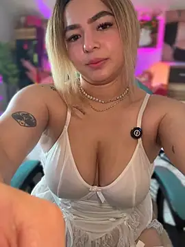 Snapshot of OriannaFox chatting on 06-22-26, 05:10 OriannaFox online show from 06-22-26, 05:10