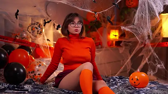 Snapshot of Julia_PR0 chatting on 10-30-25, 11:00 Julia PR0 online show from 10-30-25, 11:00