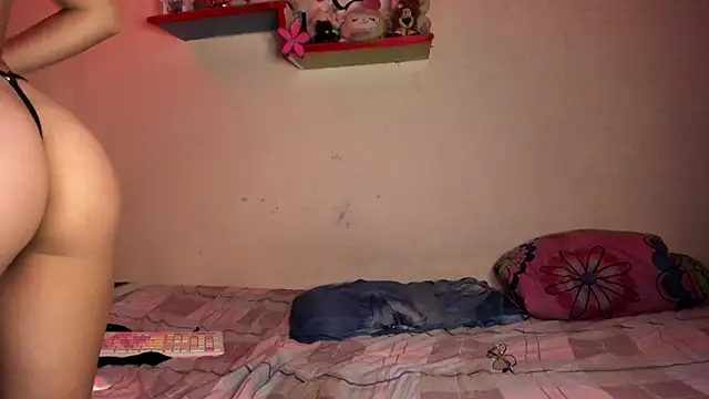 Snapshot of Emmantho chatting on 05-22-26, 02:40 Emmantho online show from 05-22-26, 02:40