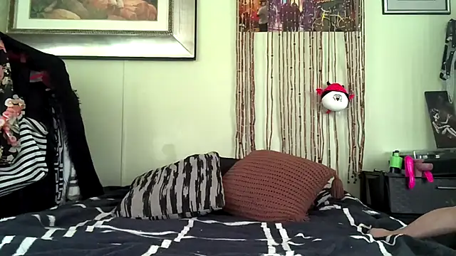 Snapshot of Keikomiller chatting on 10-16-25, 09:16 Keikomiller online show from 10-16-25, 09:16