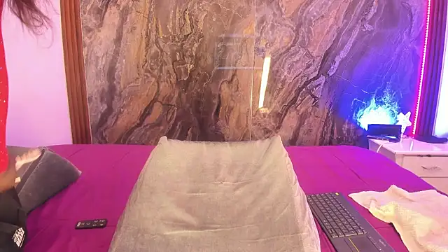 MiiaaCollinss online show from 11-03-25, 01:56