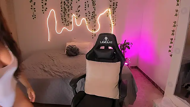 sara doll77 online show from 11-26-25, 08:43