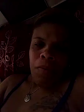 Snapshot of Esperanza_13 chatting on 06-11-26, 02:11 Esperanza 13 online show from 06-11-26, 02:11