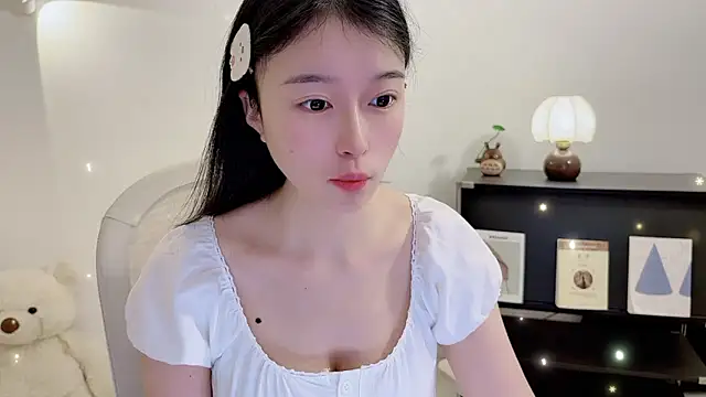 Onechestnut online show from 11-26-25, 06:14