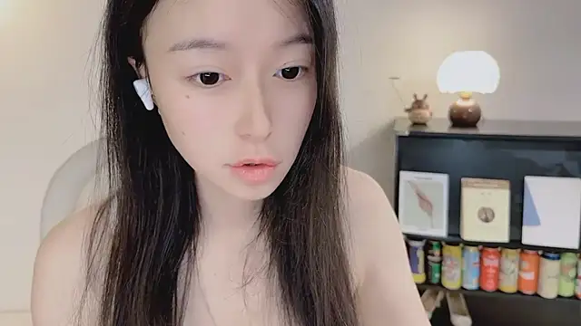Onechestnut online show from 04-17-26, 06:16