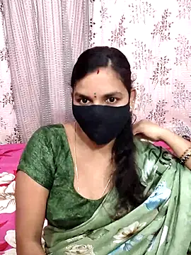 Snapshot of Lalitha-1995 chatting on 09-30-25, 05:40 Lalitha-1995 online show from 09-30-25, 05:40