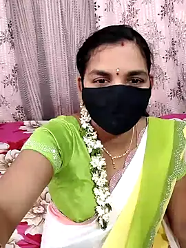 Snapshot of Lalitha-1995 chatting on 10-05-25, 06:34 Lalitha-1995 online show from 10-05-25, 06:34