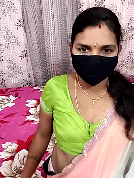 Snapshot of Lalitha-1995 chatting on 10-20-25, 09:54 Lalitha-1995 online show from 10-20-25, 09:54