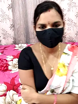 Snapshot of Lalitha-1995 chatting on 10-27-25, 06:39 Lalitha-1995 online show from 10-27-25, 06:39