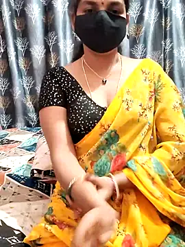 Snapshot of Lalitha-1995 chatting on 02-18-26, 05:09 Lalitha-1995 online show from 02-18-26, 05:09