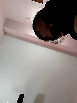 Snapshot of Lalitha-1995 chatting on 03-06-26, 05:48 Lalitha-1995 online show from 03-06-26, 05:48