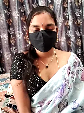 Snapshot of Lalitha-1995 chatting on 03-08-26, 09:24 Lalitha-1995 online show from 03-08-26, 09:24