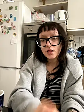 Snapshot of severingratty chatting on 09-27-25, 09:58 severingratty online show from 09-27-25, 09:58