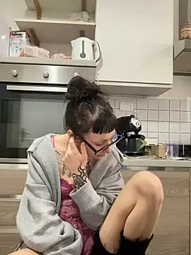 Snapshot of severingratty chatting on 10-24-25, 06:43 severingratty online show from 10-24-25, 06:43