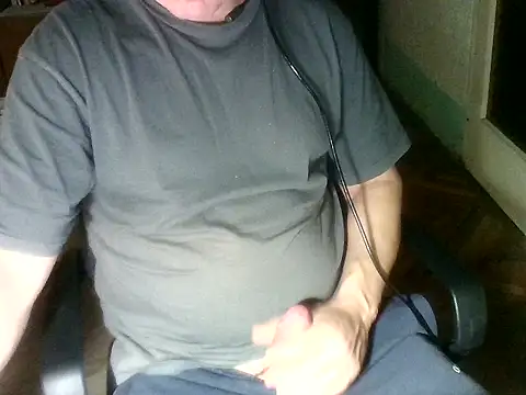 Snapshot of zee06 chatting on 02-28-26, 11:28 zee06 online show from 02-28-26, 11:28